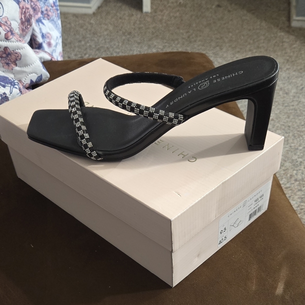 Chinese Laundry Black and White Heels
